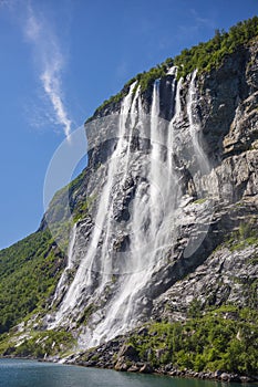 Sieben Schwestern Wasserfall wird bekommen sein Sieben unabhängig Ströme Norwegen 