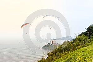 Several paragliders flying in SÃ£o vicente