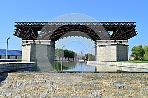 Severin city bridge monument