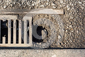 Sewer grate gutter on top