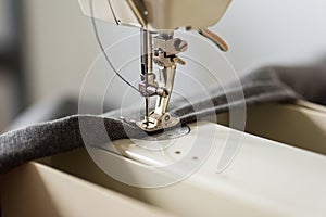 Sewing machine foot and needle