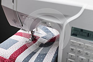 Sewing machine with quilt