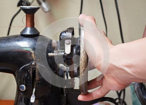 Sewing process in the phase of overstitching