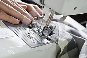 Sewing Process , the sewing machine sew women's hands sewing mac