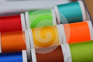 Sewing threads of different colors in skeins