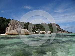 Seychelles la digue blue cristalline water and pink granit rock