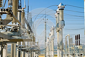 SF6 load-break switch