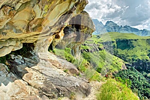 Shade-and-shelter rock