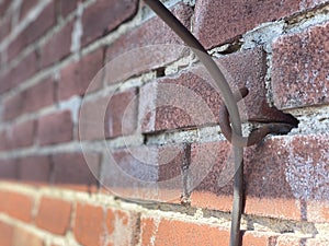 Wire on the wall - Bricks photo