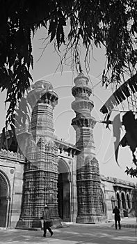 Shaking minarets photo
