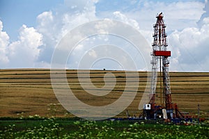 Shale gas drilling rig photo