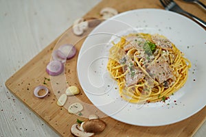 Shallow depth of field spaghetti carbonara