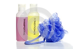 Shampoo conditioner and bath sponge