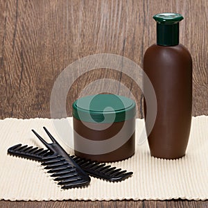 Shampoo and hair mask with combs