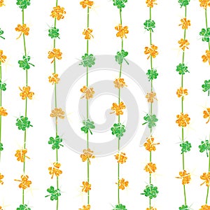 Shamrock leaf love gold glitter green line vertical seamless pattern