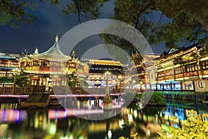 Shanghai yuyuan garden at night