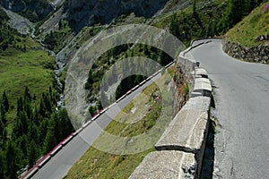 Sharp bend photo