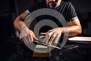 Sharpening chef knife