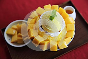 Shaved Ice dessert with Fresh Mango