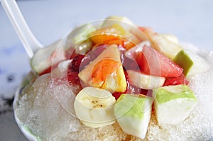 Shaved ice with flavoring and fruit