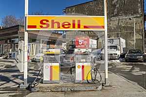 Sheel gas pumps