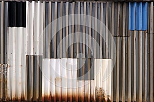 Sheet facade in an industrial area