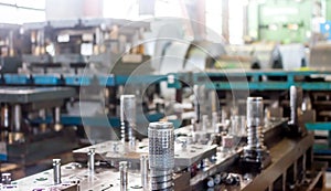 Sheet metal stamping tool