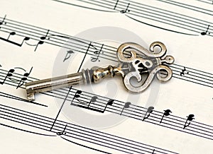 Sheet music score notes treble clef lire & old key photo