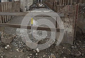 sheet piling retaining wall in hydraulic engineering