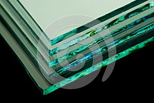 Sheets of Factory manufacturing tempered clear float glass panels cut to size