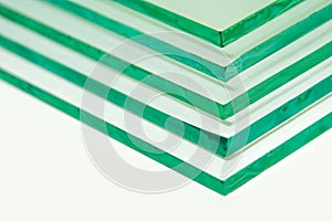 Sheets of Factory manufacturing tempered clear float glass panels cut to size