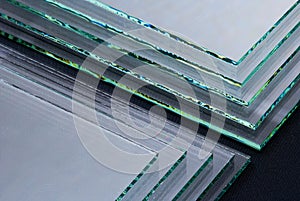 Sheets of Factory manufacturing tempered clear float glass panels cut to size