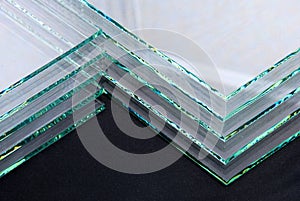 Sheets of Factory manufacturing tempered clear float glass panels cut to size