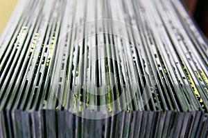 Sheets of Factory manufacturing tempered clear float glass panels cut to size