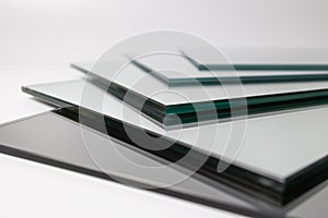 Sheets of Factory manufacturing tempered clear float glass panels cut to size