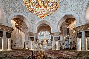 Sheik zayed mosque prayer hall visitor
