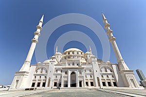 Sheikh Zayed Mosque in Fujairah photo