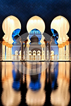 Sheikh Zayed Grand Mosque in Abu Dhabi at Dusk