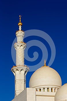 Sheikh Zayed Grand Mosque, Abu Dhabi is the largest in the UAE photo