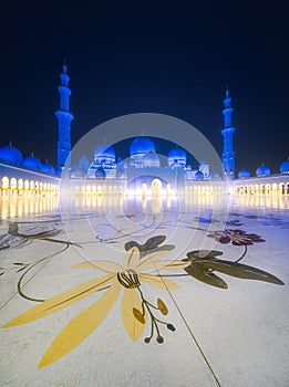 Sheikh Zayed Grand Mosque at dusk, Abu-Dhabi, UAE