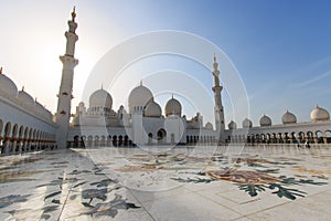 Sheikh Zayed Grand Mosque at dusk (Abu-Dhabi, UAE)