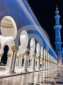 The Sheikh Zayed Grand Mosque at night, in Abu Dhabi, United Arab Emirates