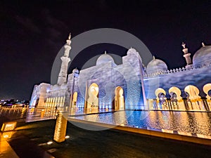 The Sheikh Zayed Grand Mosque at night, in Abu Dhabi, United Arab Emirates