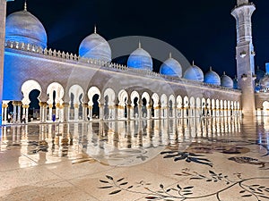 The Sheikh Zayed Grand Mosque at night, in Abu Dhabi, United Arab Emirates