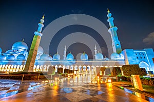 Sheikh Zayed Grand Mosque at night, exterior view, Abu Dhabi - UAE