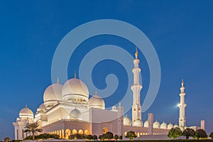 Sheikh Zayed Mosque in Abu Dabi photo