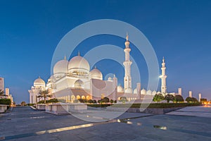 Sheikh Zayed Mosque in Abu Dabi photo