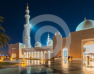 Sheikh Zayed Mosque in Abu Dabi photo