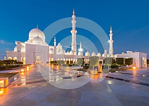 Sheikh Zayed Mosque in Abu Dabi photo