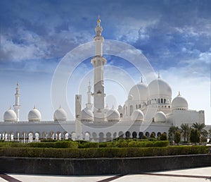 Sheikh Zayed Mosque front view